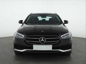 Mercedes-Benz E - 2021