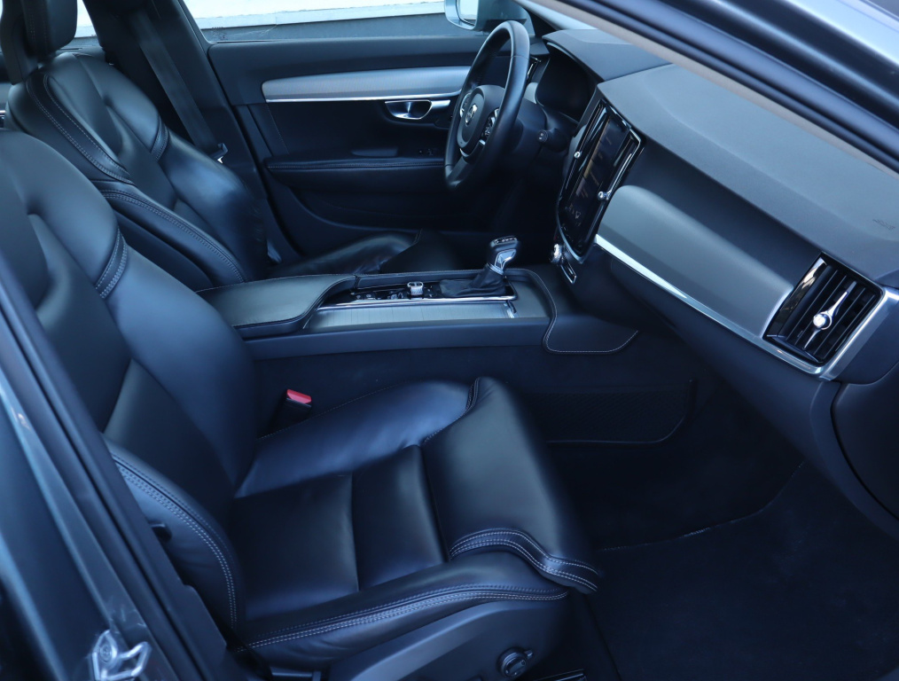 Volvo V90 Cross Country