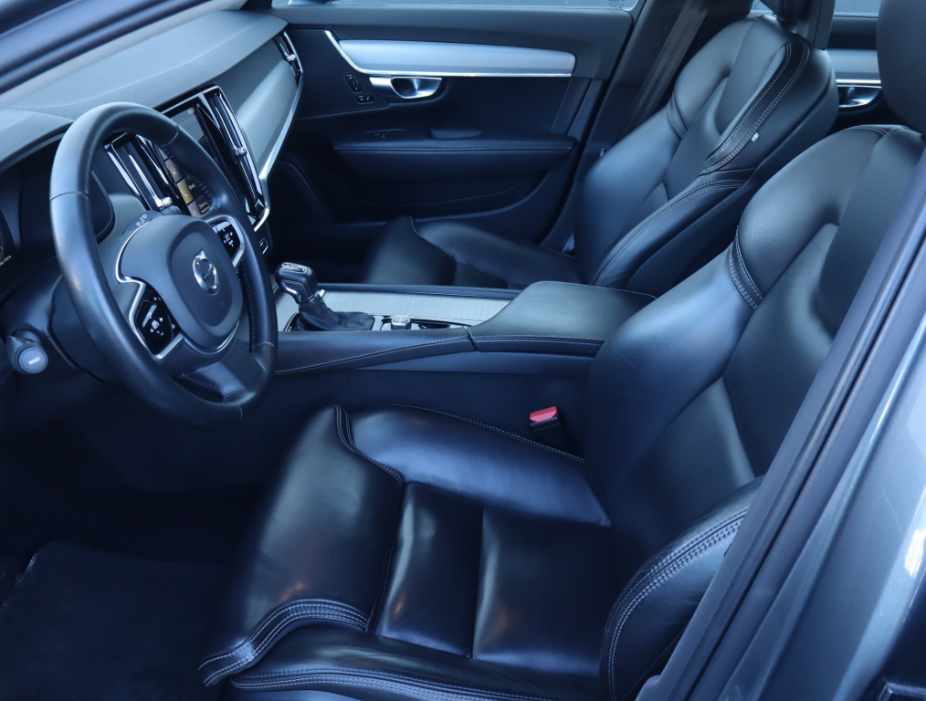 Volvo V90 Cross Country