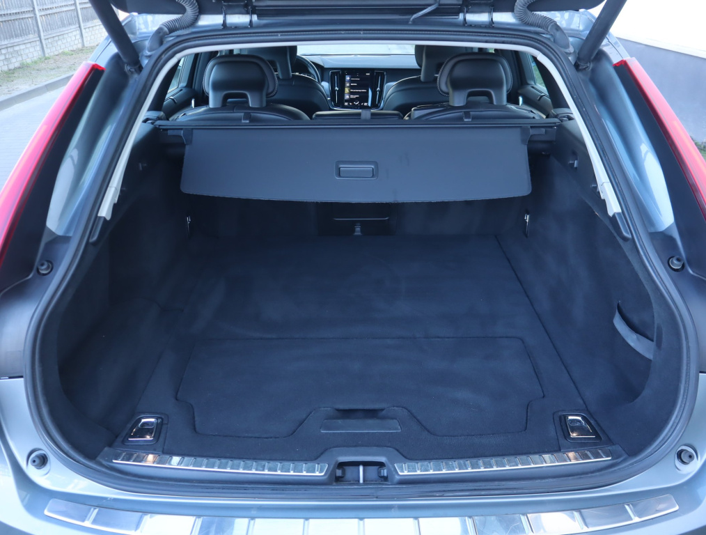 Volvo V90 Cross Country