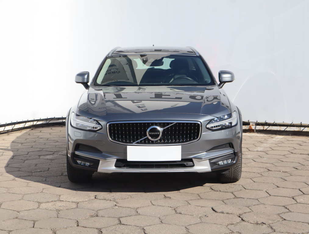 Volvo V90 Cross Country