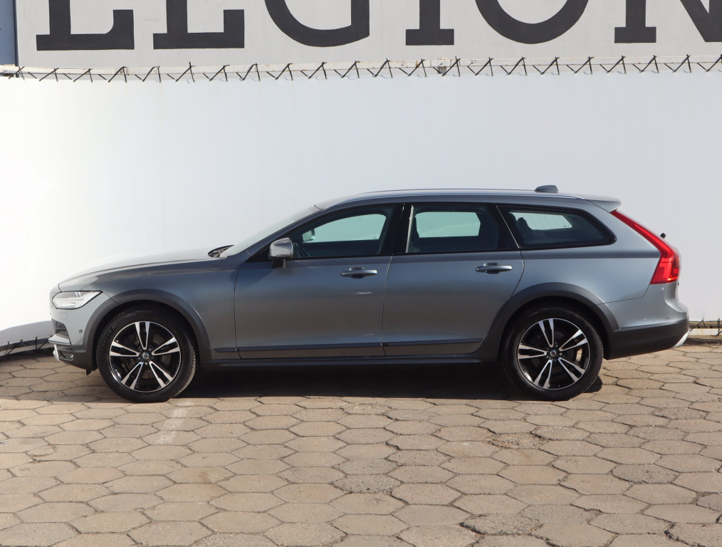 Volvo V90 Cross Country
