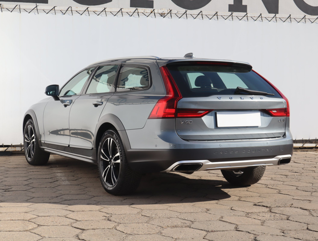 Volvo V90 Cross Country