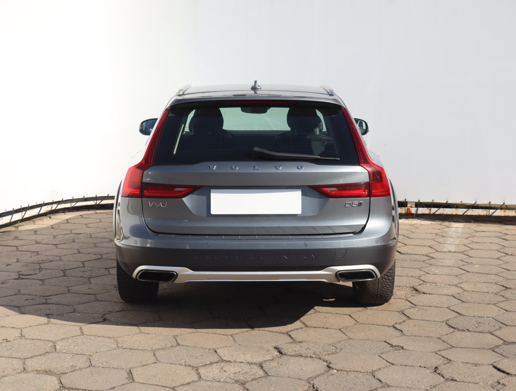 Volvo V90 Cross Country