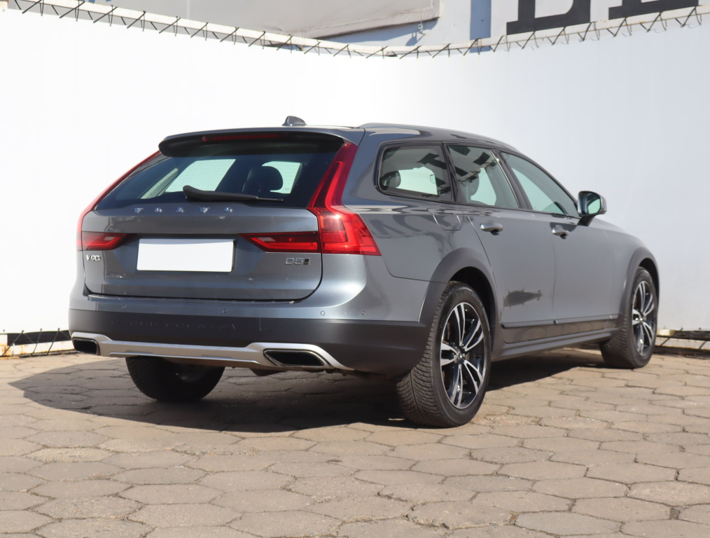 Volvo V90 Cross Country
