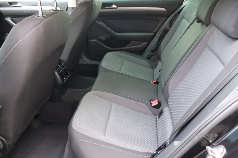 Volkswagen Passat, 2015