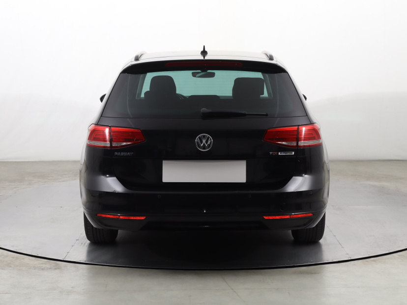 Volkswagen Passat, 2015