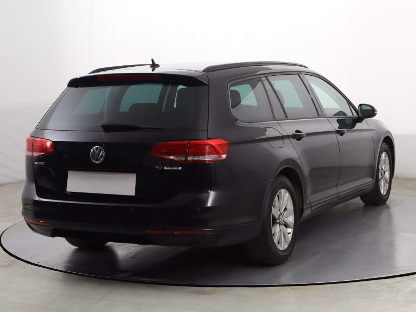 Volkswagen Passat, 2015