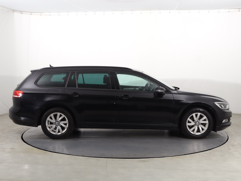 Volkswagen Passat, 2015