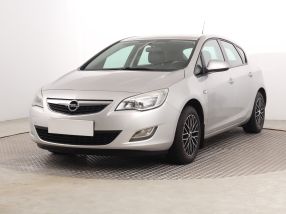 Opel Astra - 2011