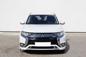 Mitsubishi Outlander - 2021