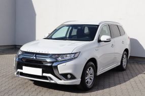 Mitsubishi Outlander - 2021