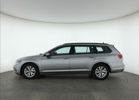 Volkswagen Passat - 2021