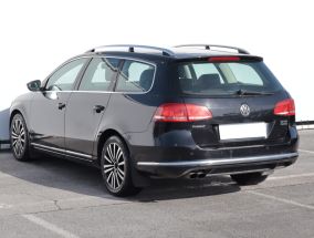 Volkswagen Passat - 2011