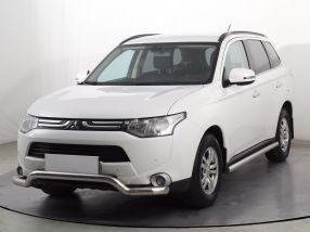 Mitsubishi Outlander - 2013