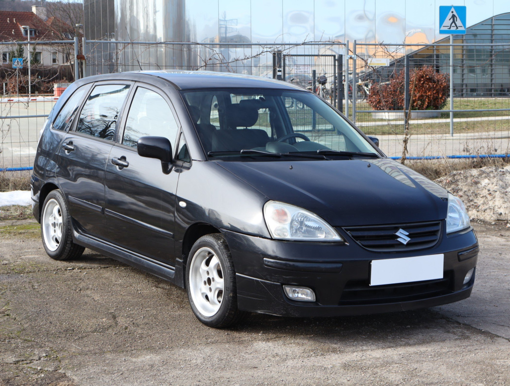 Suzuki Liana