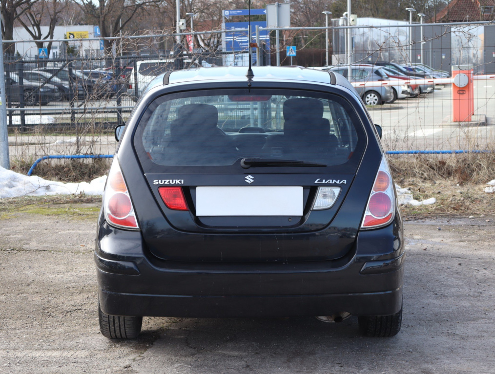 Suzuki Liana