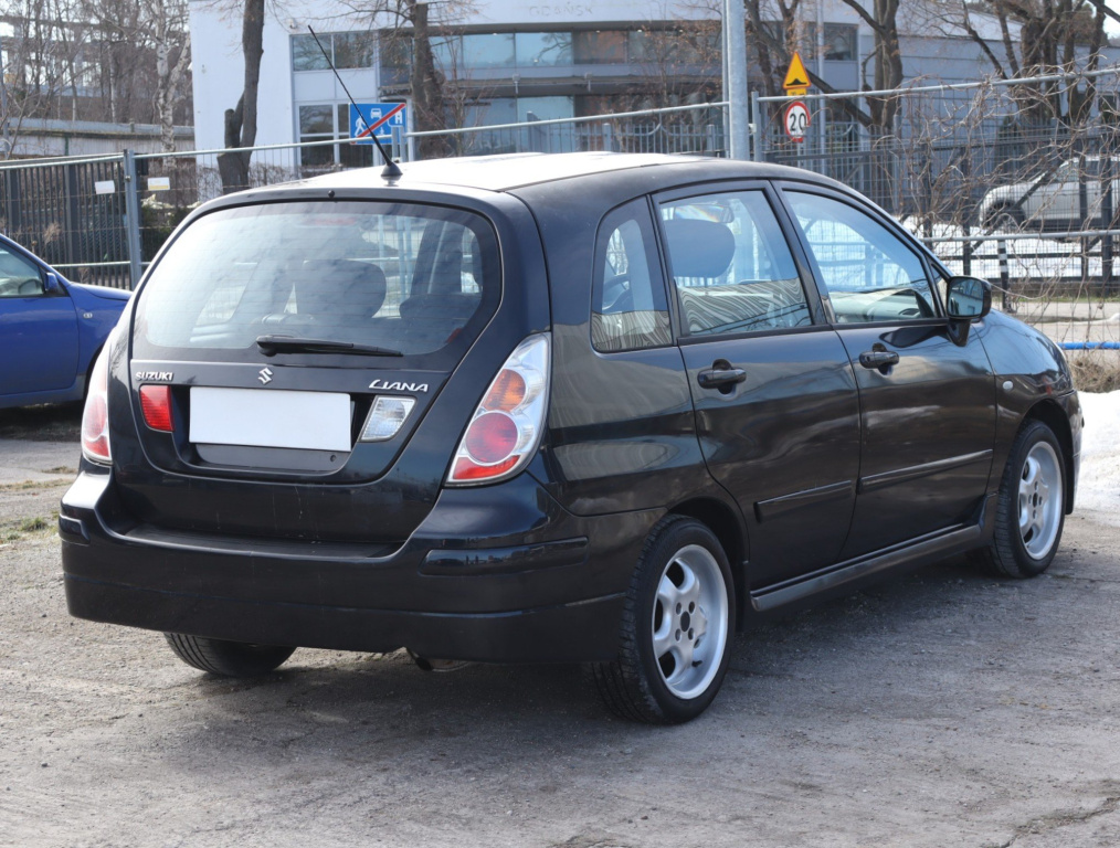 Suzuki Liana