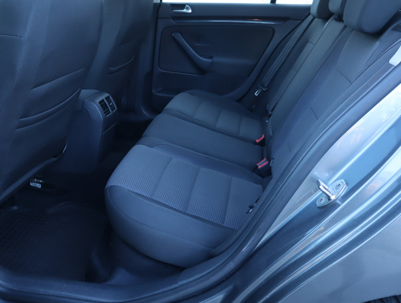 Volkswagen Golf, 2011