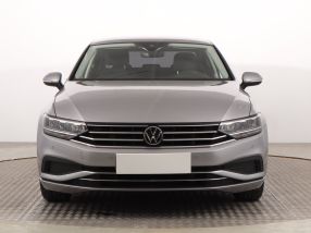 Volkswagen Passat - 2022