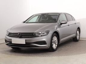 Volkswagen Passat - 2022