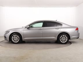 Volkswagen Passat - 2022