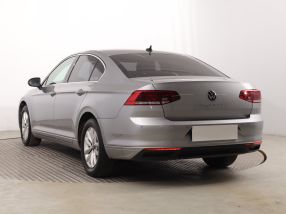 Volkswagen Passat - 2022