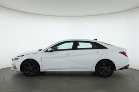 Hyundai Elantra - 2021