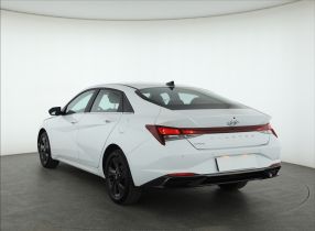 Hyundai Elantra - 2021