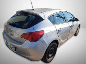 Opel Astra - 2011