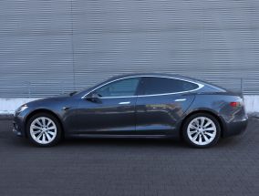 Tesla Model S - 2018