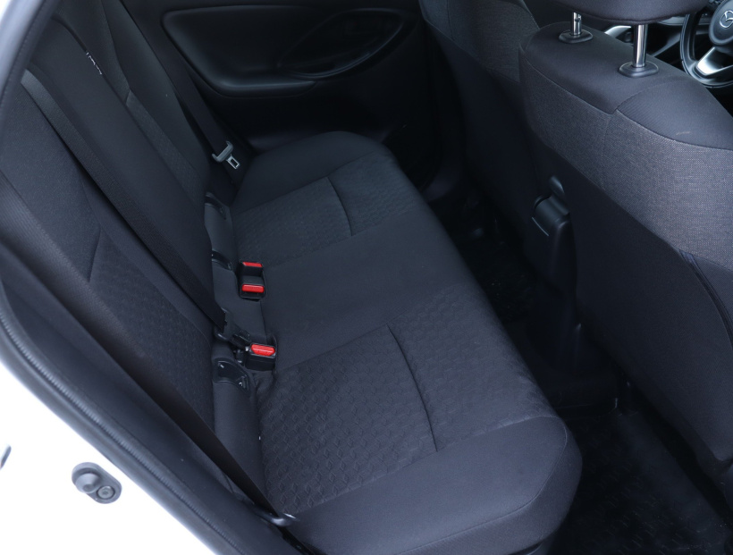 Mazda 2, 2022
