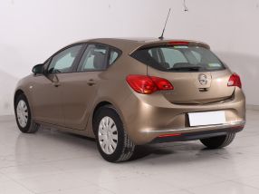 Opel Astra - 2014