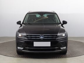 Volkswagen Tiguan - 2016