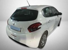 Peugeot 208 - 2015