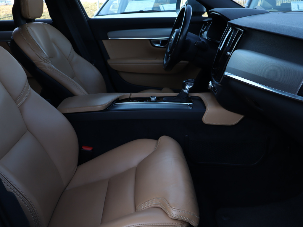 Volvo V90 Cross Country