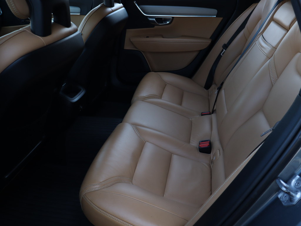 Volvo V90 Cross Country