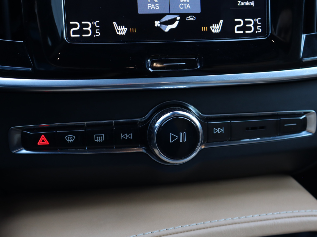 Volvo V90 Cross Country