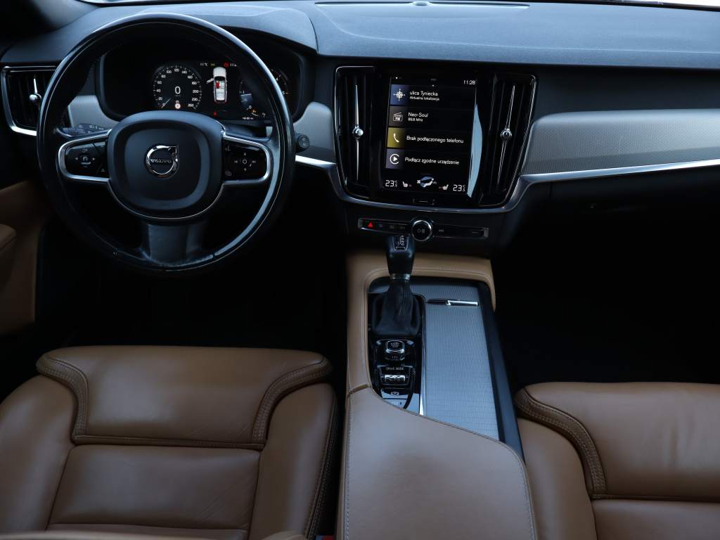 Volvo V90 Cross Country