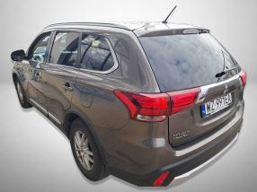 Mitsubishi Outlander - 2016
