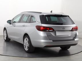 Opel Astra - 2016