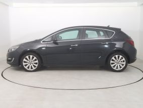 Opel Astra - 2012