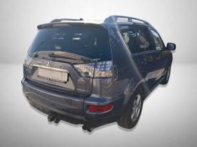 Mitsubishi Outlander - 2010