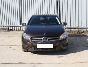 Mercedes-Benz A - 2015