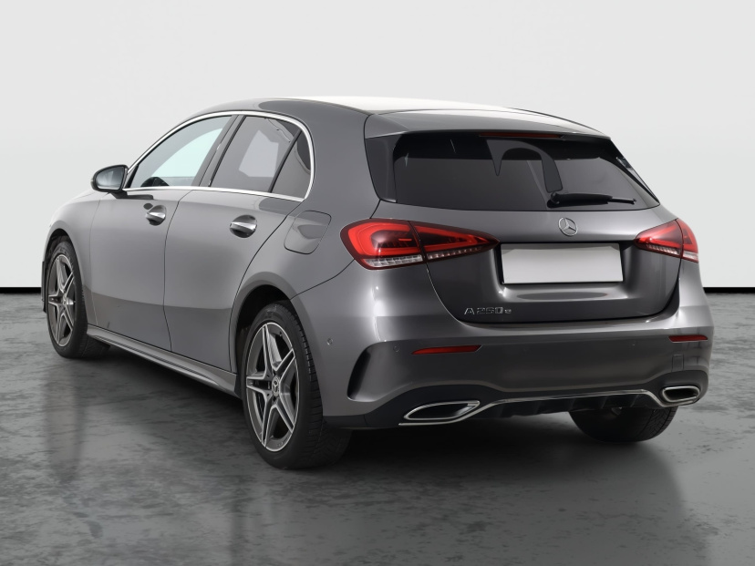 Mercedes-Benz A, 2022