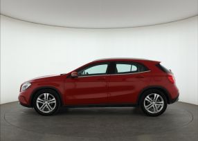 Mercedes-Benz GLA - 2015