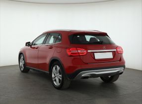 Mercedes-Benz GLA - 2015
