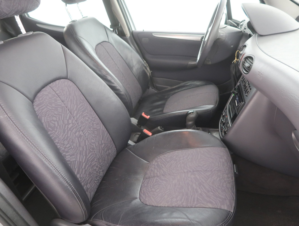 Mercedes-Benz A