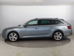Škoda Superb - 2017