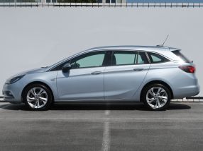 Opel Astra - 2016